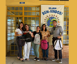 Instituto Unicred beneficia mais de 6 mil crianças em ação com kits escolares